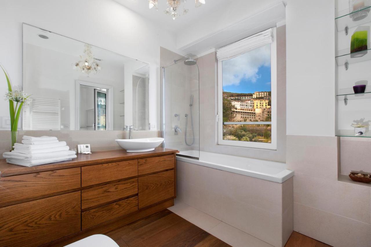 Sorrentovibes - Luxury Home Sea View & Jacuzzi In Sorrento Centre Экстерьер фото