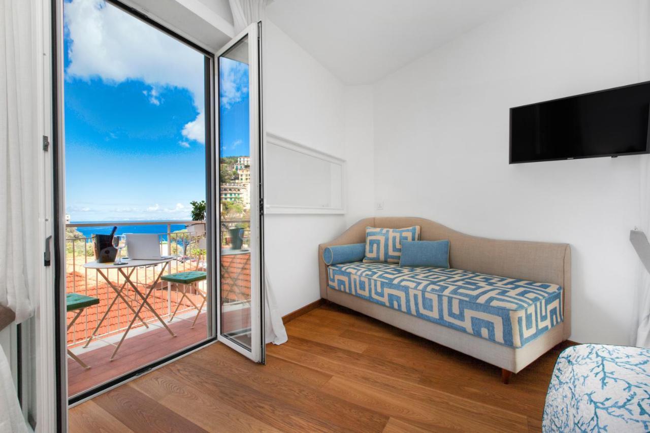 Sorrentovibes - Luxury Home Sea View & Jacuzzi In Sorrento Centre Экстерьер фото
