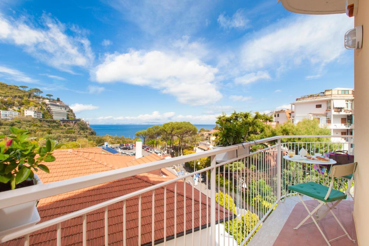Sorrentovibes - Luxury Home Sea View & Jacuzzi In Sorrento Centre Экстерьер фото