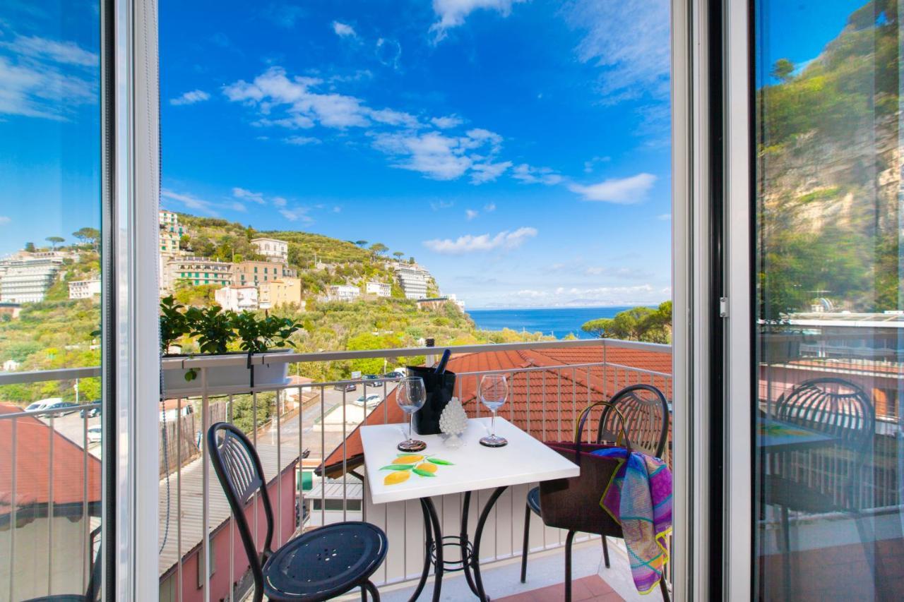 Sorrentovibes - Luxury Home Sea View & Jacuzzi In Sorrento Centre Экстерьер фото