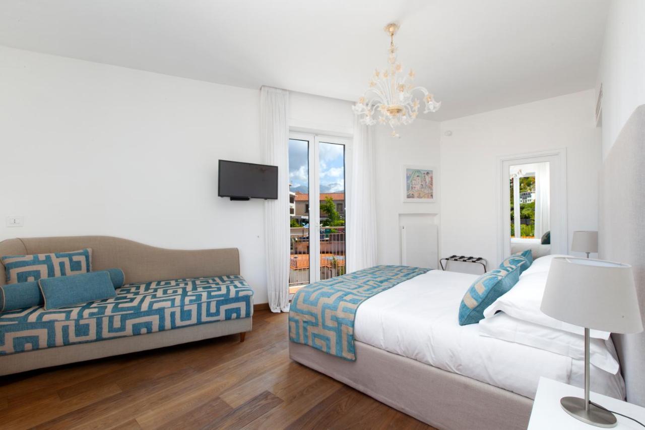 Sorrentovibes - Luxury Home Sea View & Jacuzzi In Sorrento Centre Экстерьер фото