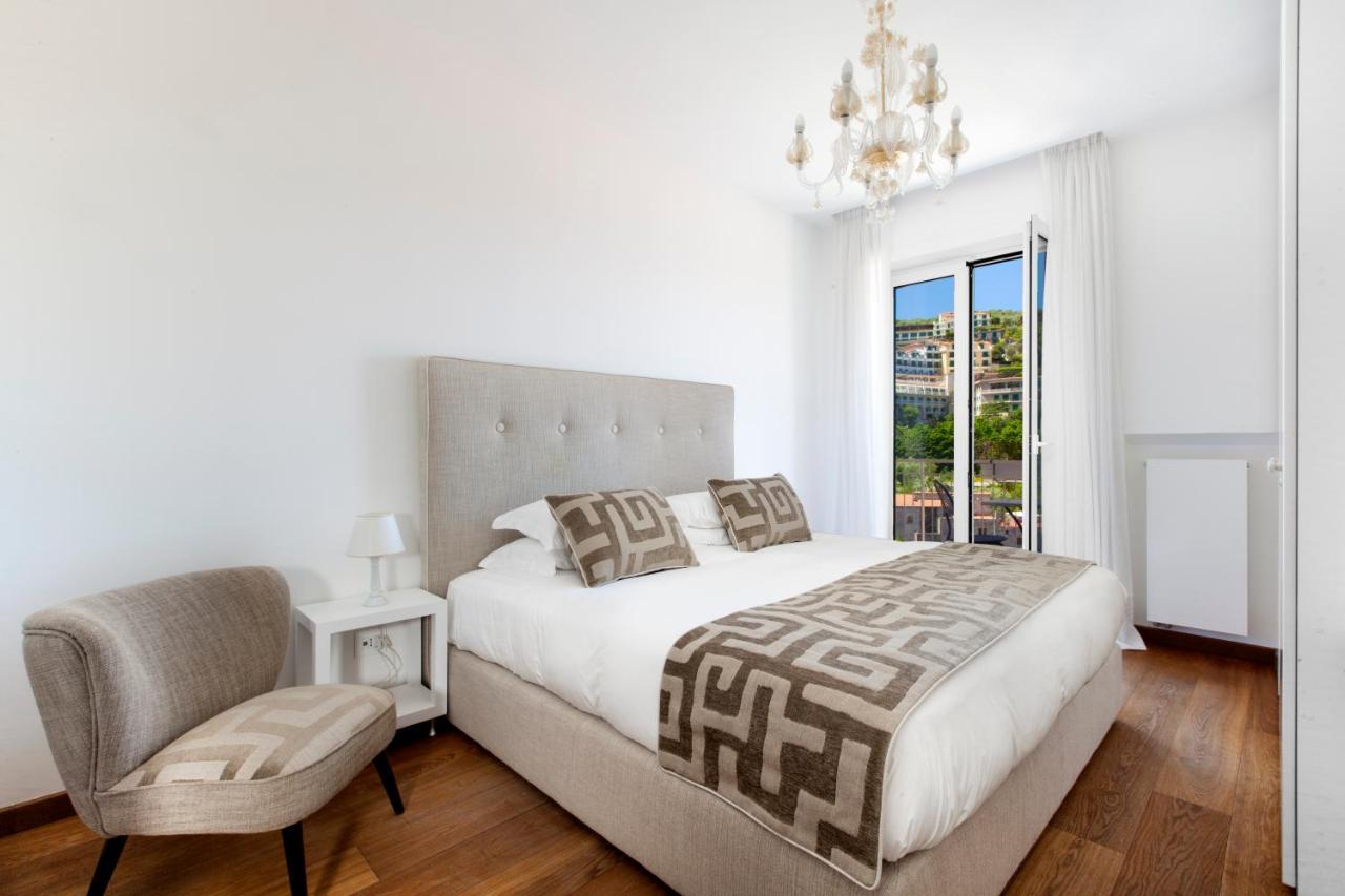Sorrentovibes - Luxury Home Sea View & Jacuzzi In Sorrento Centre Экстерьер фото