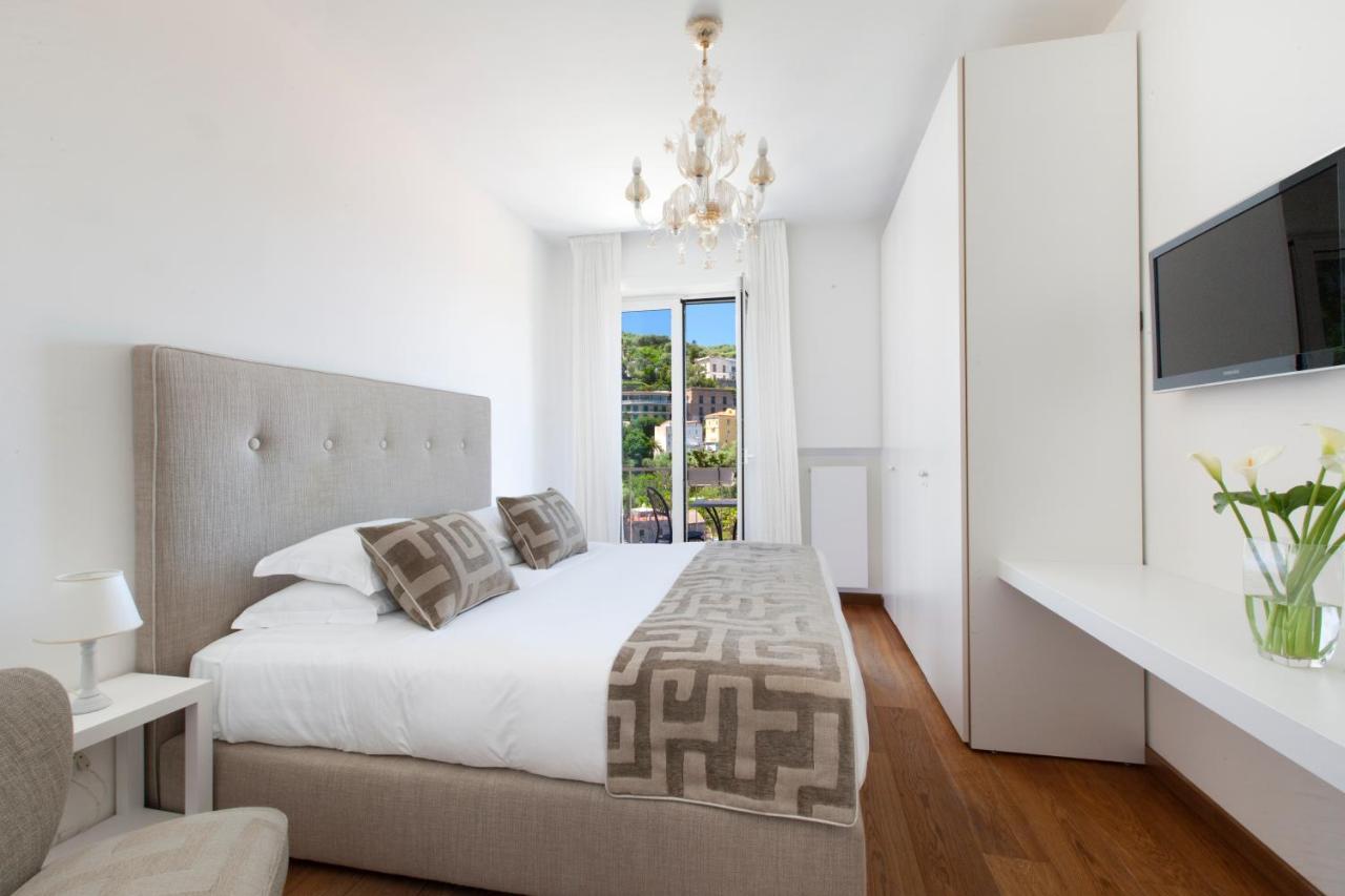 Sorrentovibes - Luxury Home Sea View & Jacuzzi In Sorrento Centre Экстерьер фото